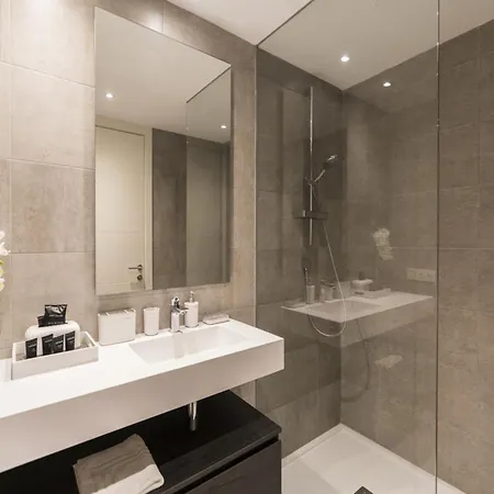 Elegant Lagoon Retreat For 4 Διαμέρισμα *